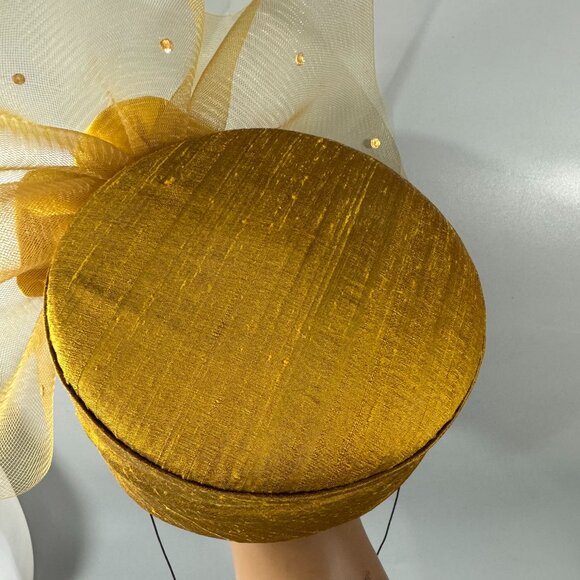Chic Gold Fascinator Hat with Floral Accent main image 2
